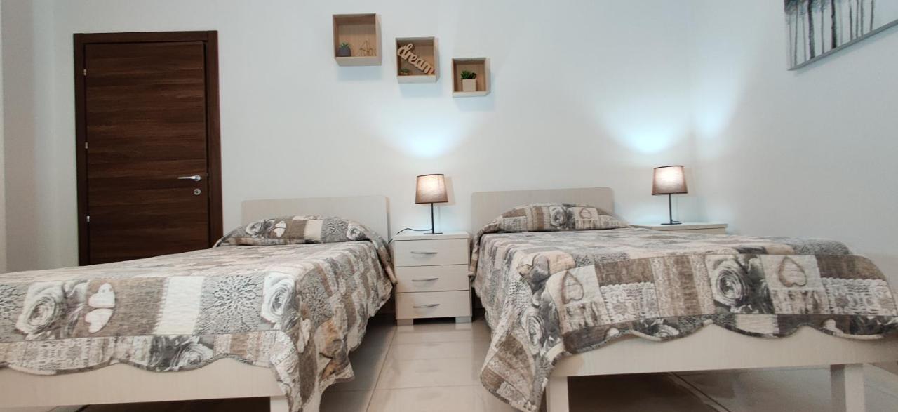 Lorenza Letting Maisonette Marsaxlokk Esterno foto